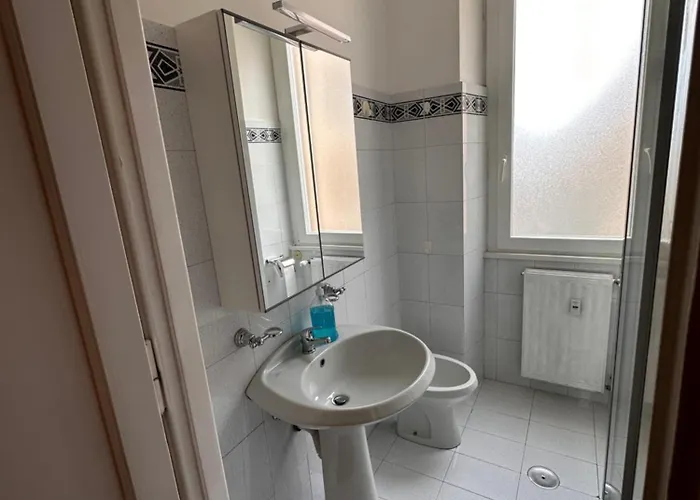 Metro Battistini Apartament *